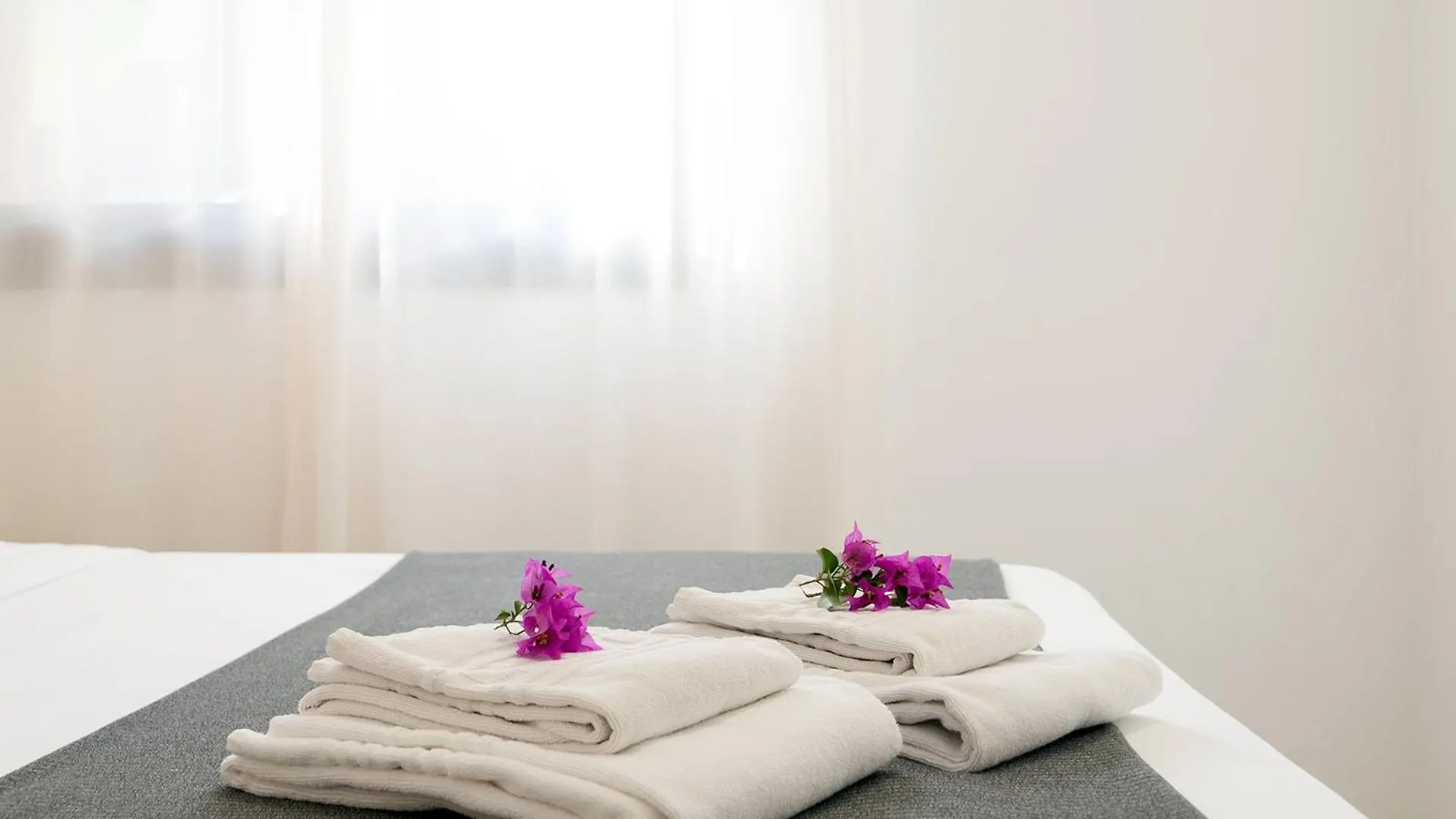 Castell Beach Aparthotel Castelldefels