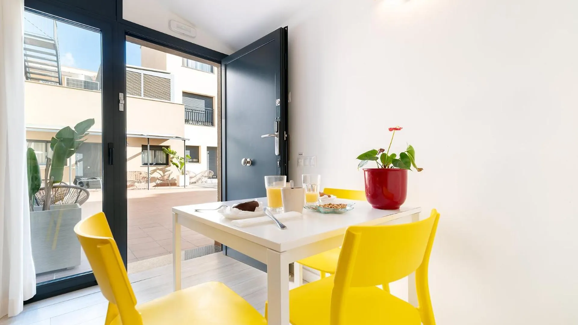 Castell Beach Aparthotel Castelldefels Apartment